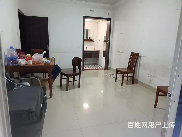 地铁口彩虹花园1房1厅1卫2300元包物业 - 图片 1