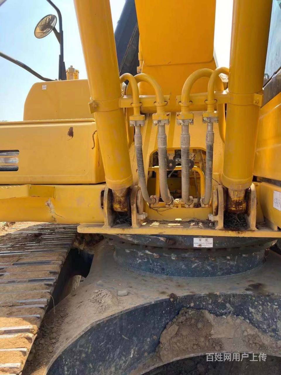 低价出售18年机子极品小松200-8mo二手挖掘机