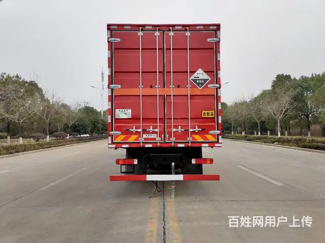 一汽解放小三轴危险品厢式货车9.6米 5.7排量 - 图片 2