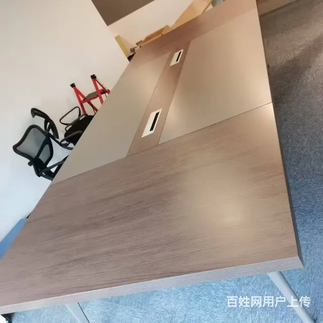 低价出售各式会议桌椅，员工卡位老板桌沙发包送装 - 图片 1