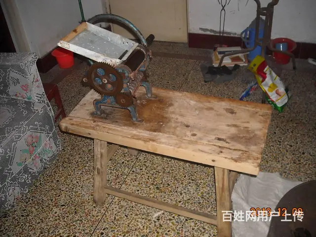 带案板的压面条机 - 图片