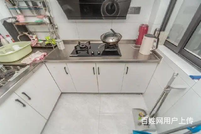 一楼带院子，出门就是地铁口和新北万达。有钥匙，看房随时方便。 - 图片 7