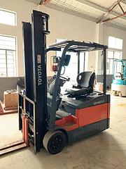 转让二手电动叉车 丰田1.5吨小体积三支点二手叉车