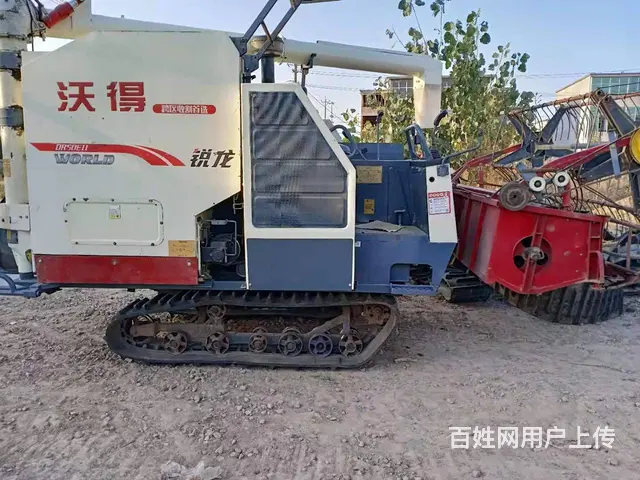 刚收割完沃得收割机 - 图片 1