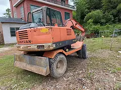 新源重工  75一8型号  手动  轮胎7成新