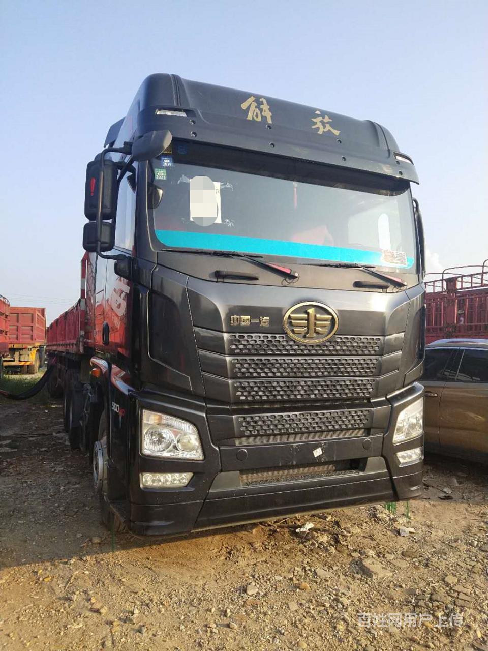 解放jh6 牵引半挂车 13米栏板挂 国5首付8万