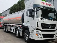 东风天龙 前四后八铝合金 罐车 运油车