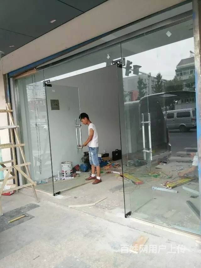 黄埔区维修玻璃门图片