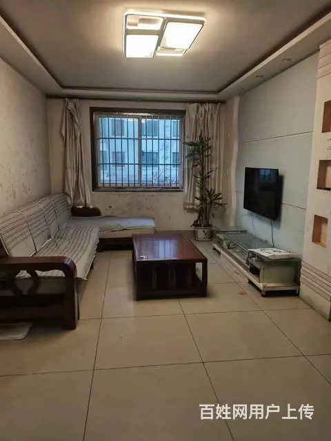 县城中心一楼带院23万 - 图片