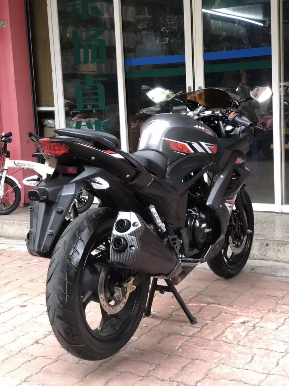 新到2019年销量款地平线·r2 单缸四排气 合格