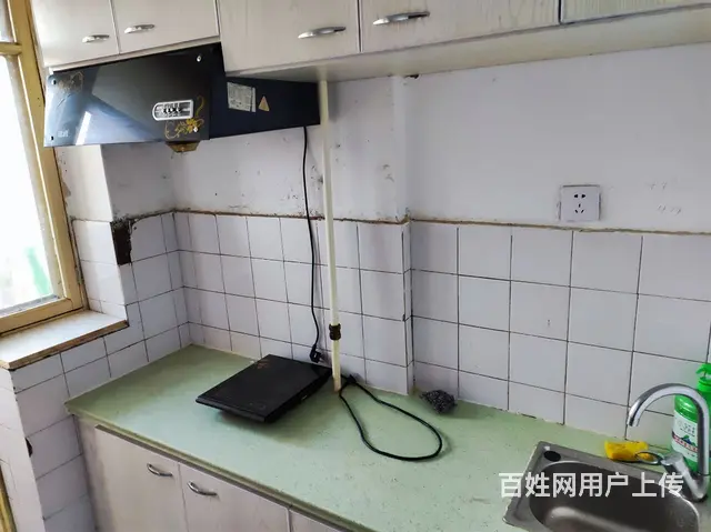 东北亚商城楼上，刷卡封闭近市中心，大世界，新世纪广场，二中。 - 图片 1