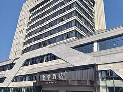 龙文宝龙 大观商务中心写字楼 金盾集团前面