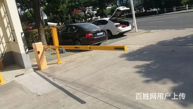 苏州道闸安装 - 图片