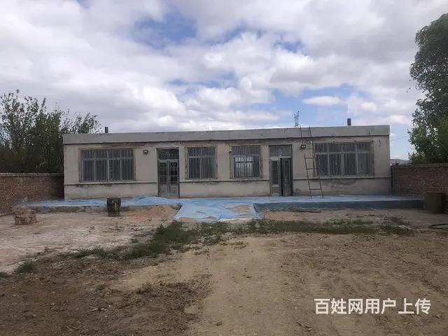 2亩大院出租 水电其全 8000/年 - 图片 1