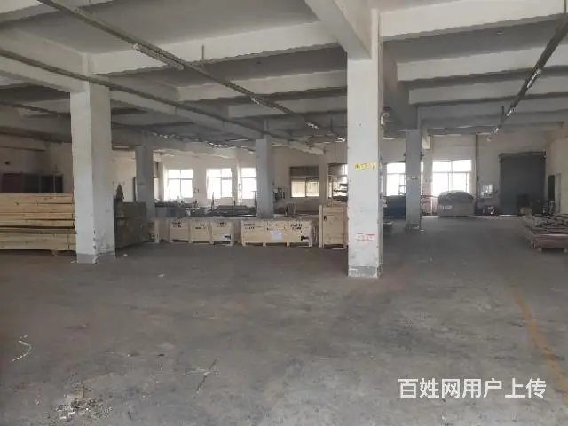 标准厂房出租。面积800平米。交通方便。证件齐全。 - 图片 1
