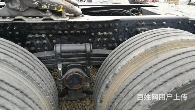 二手解放牵引车 双驱轻体 430马力 锡柴发动机 - 图片 12