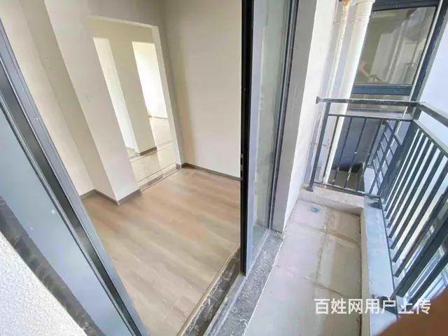 绿地德迈，楼间距大视野好，南向厅双南卧，刚需 车房 - 图片 9