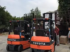 迷你三支点电动叉车、仓库搬运环保二手电瓶叉车