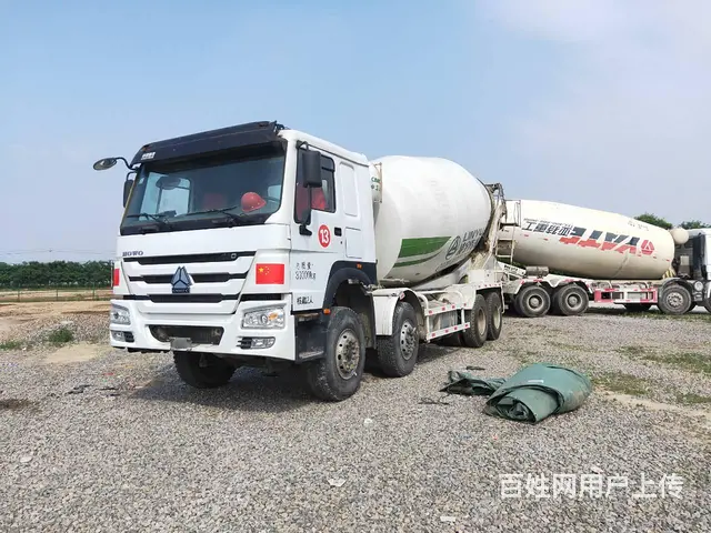 ​豪沃前四后八搅拌车 大16方380马力 国五排放 - 图片 1