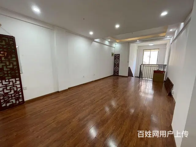 张店区西班牙风情街旺铺出租出售 - 图片 1