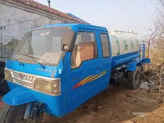 专业定做各种洒水车。