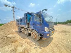 前四后四自卸货车