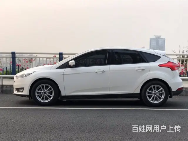 福特 福克斯 2017款 福克斯-两厢 1.6 双离合 风尚 - 图片 3