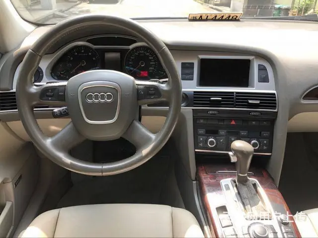奥迪A6 2009款 A6L 2.0TFSI 无级 - 图片 5