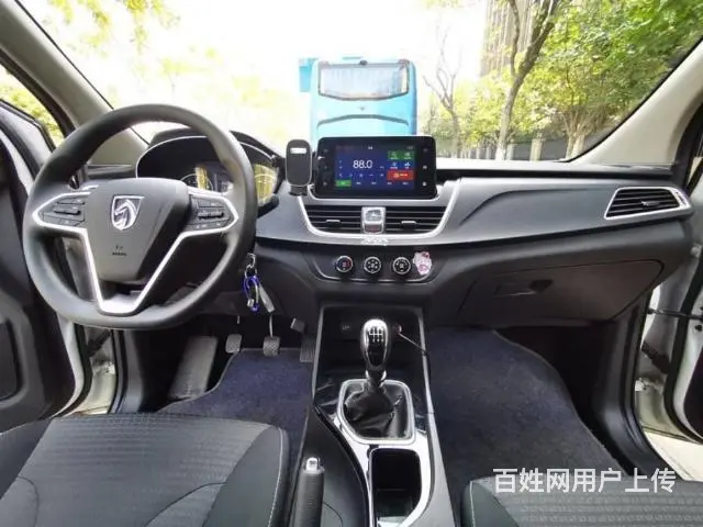 宝骏 宝骏730 2019款 1.5T 手动 时尚型7座 - 图片 3