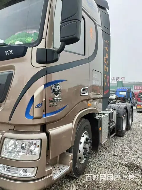 国五东风天龙560双驱轻体牵引车 - 图片 1