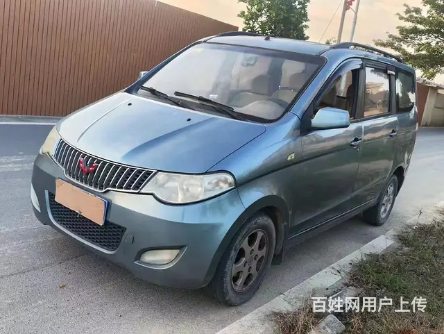 五菱宏光面包车7座 - 图片 3
