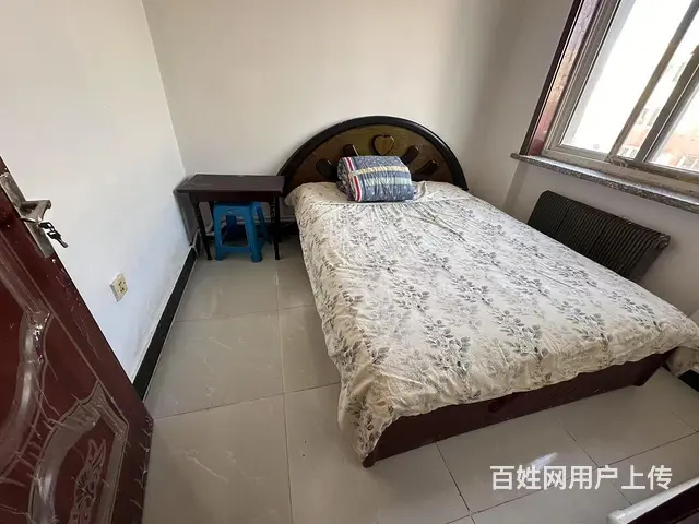 新大路华业园五楼65平两室一厅双人床沙发衣柜热水器 - 图片 1