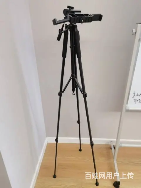 低价出售全新的手机落地支架啦！带美颜灯哦 - 图片 4