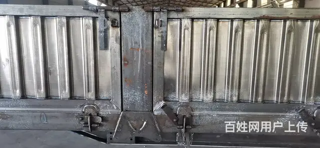 直销13米标箱侧翻半挂车 广东富华桥 整车高强钢 - 图片 5