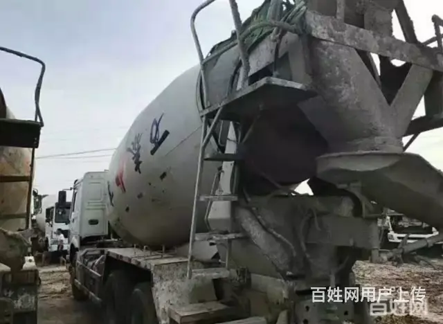 出售二手豪沃搅拌车 14方后八轮 包提档过户 - 图片 4