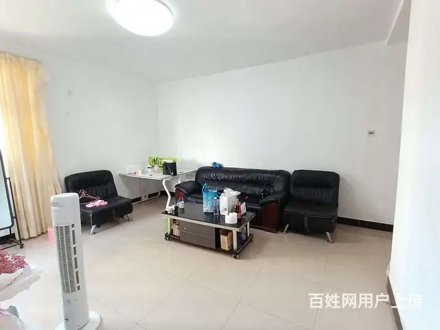 拱北关口珠光花园精装3房2厅出租，租价3000，楼梯4楼 - 图片 2