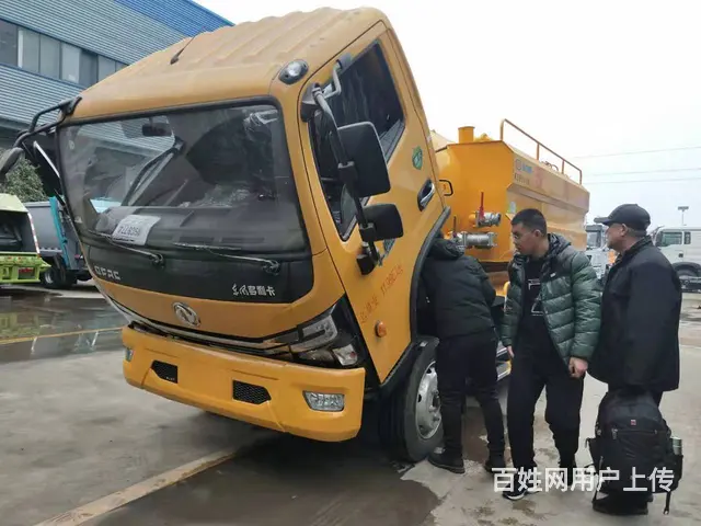 东风小多利卡清洗吸污两用车，圆罐， 大可达9.2方 - 图片 1