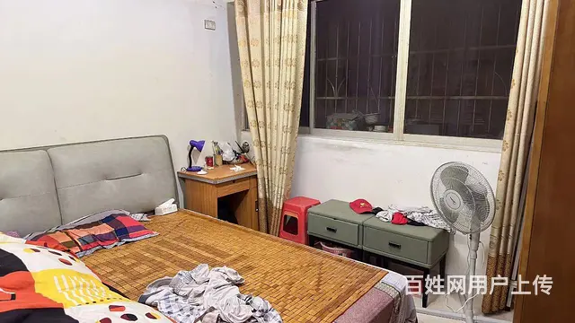 银山华庭 双卫格局 商业配套齐全 中间好楼层 小三房 - 图片 3