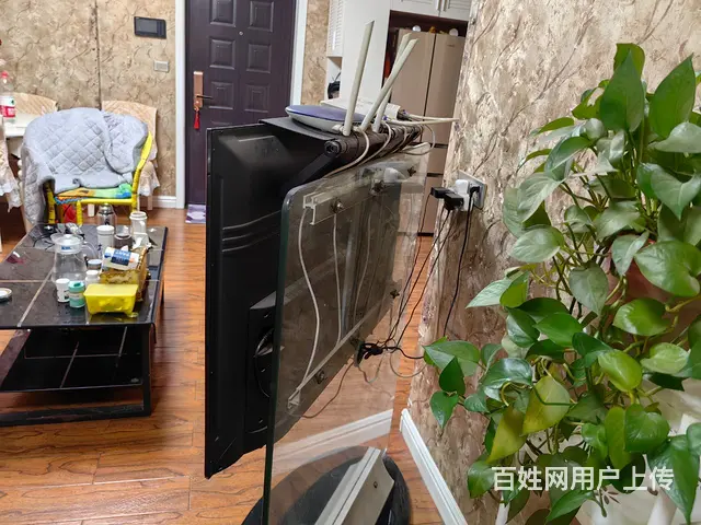 玻璃落地电视架 - 图片 3