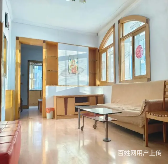 朝阳街烟台山附近三楼三室一厅出租1800 - 图片 1