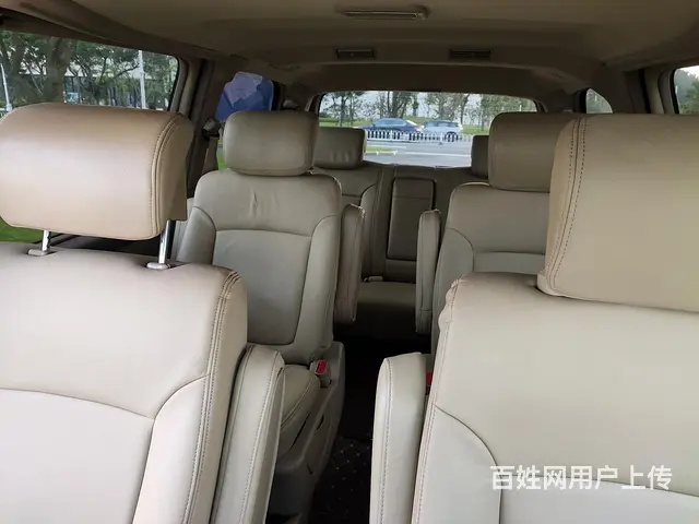 5.58万转2010七座别克陆尊3.0自动波商务车 - 图片 8