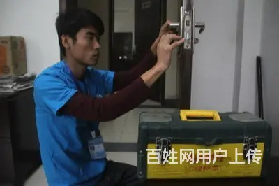 洪山区新多防盗门维修  换锁芯哪家好 - 图片 1