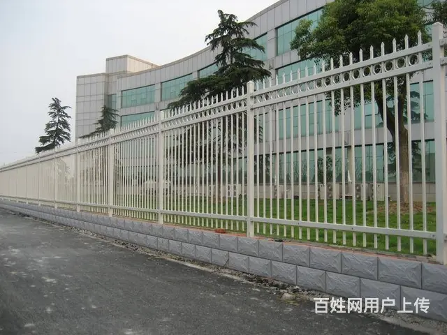 锌钢围墙护栏 焊接式围墙栏杆 小区绿化铁艺护栏 - 图片 3