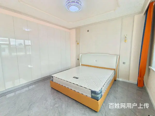 落地窗客厅 一条街 老大商 两室地热 精装修 边屋 拎包入住 - 图片 7