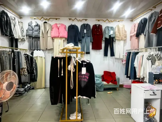 （及 致）位于综合市场入口处服装店转让！周边人流集中！可空转 - 图片 2