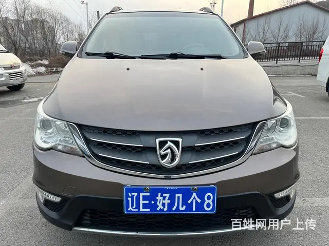 带天窗的宝骏730 - 图片 1