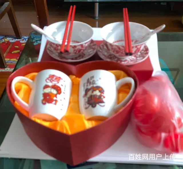 低价出售婚庆碗碟套装、喜庆漱口杯、红蛋壳。 - 图片 1