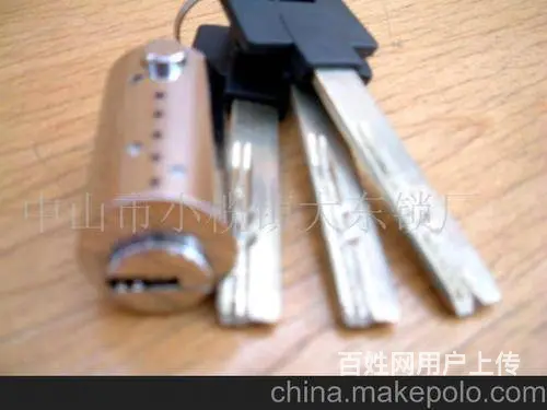 武昌南湖保利中央公馆急开锁换锁芯 - 图片 8
