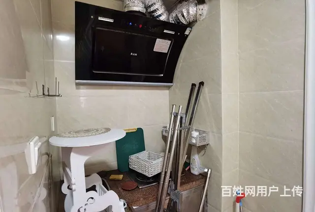 拱北关口龙城大厦电梯精装一房一厅出租，租价1800，近关口 - 图片 7