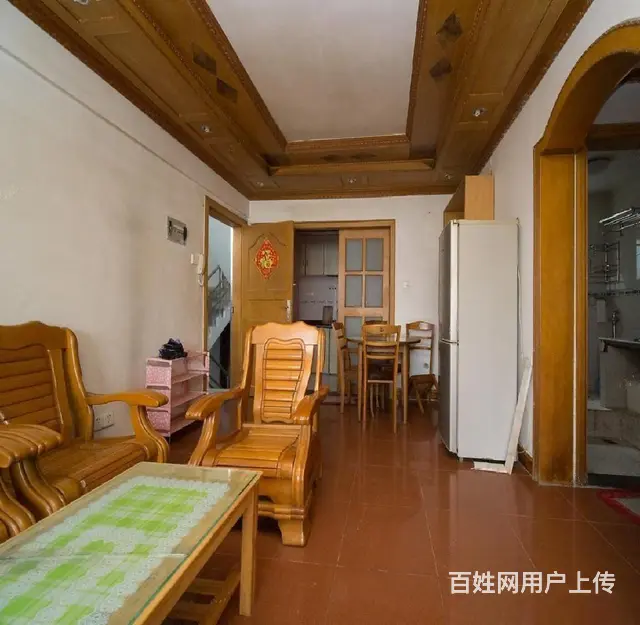 9中旁 鸿运花园 3室 78.6平 南向 全齐 2000/月 - 图片 1
